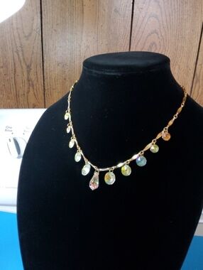Vintage Sarah Coventry Goldtone Necklace.
